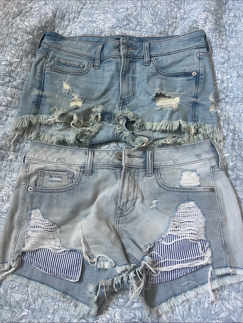 Express Light Blue Distressed Denim Shorts Low Rise Shortie 2 Striped pockets